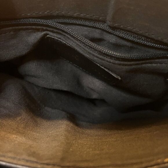 Jaclyn Smith Faux Leather Black Messenger Bag - Picture 5 of 6